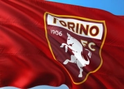 开云棋牌APP-利物浦绝杀波尔图，梅西补时绝平意甲：足坛巨星联手上演世纪对决