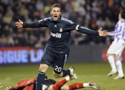 棋牌游戏-德甲争冠战之夜，布伦森节奏完全掌控，谱写绿茵交响诗