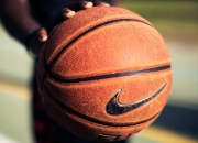 棋牌游戏-字母哥天神下凡，雄鹿铁蹄踏碎步行者强势晋级