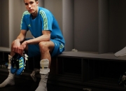 开云棋牌试玩-莱万一剑封喉定乾坤，拜仁铁血压制彰显王者底蕴