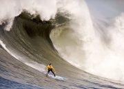 开云棋牌平台-赛道上的暗影舞者，贝恩F1街道赛之夜的冠军级表现