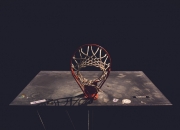 棋牌游戏-跨越时空的竞技场，当尼克斯的爆冷预言了詹姆斯的终极接管