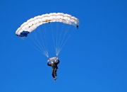 开云棋牌APP-德意志战车鏖战伊比利亚雄鹰，梁靖崑扛起全队成关键先生