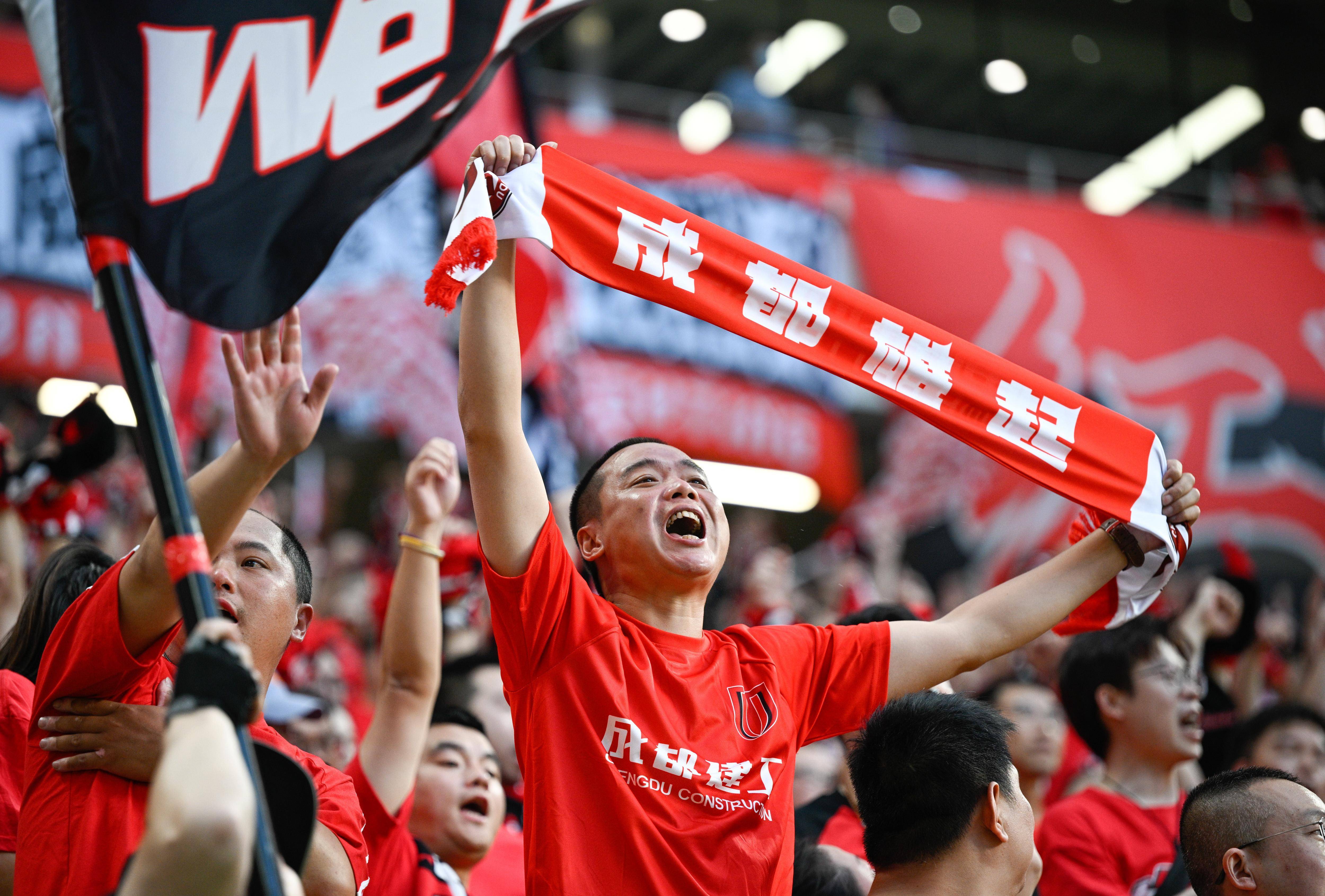 关于热门球队展现出众表现，球迷热情不减！的信息