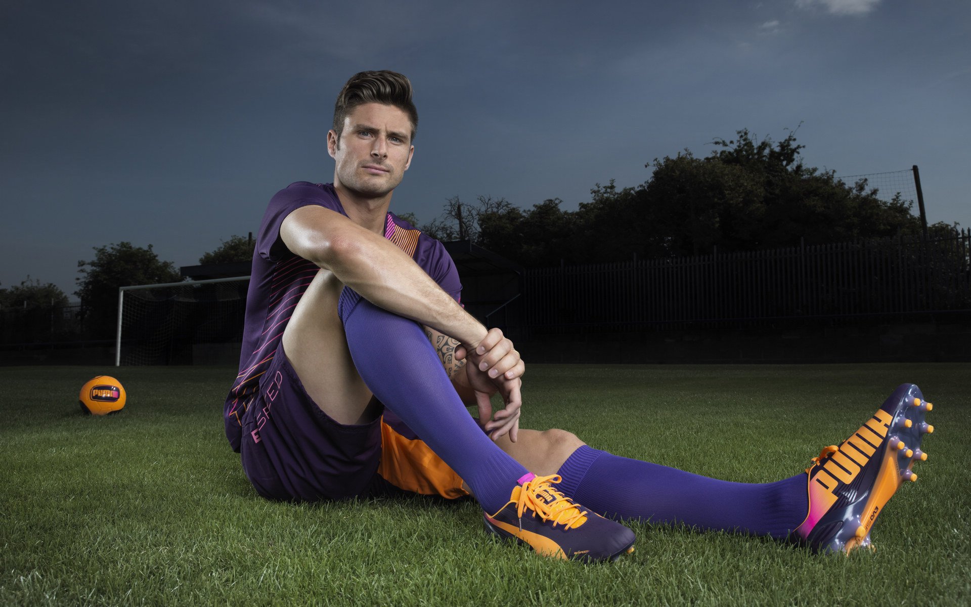 赛道之外的铁闸，阿圭罗F1揭幕战之夜防守端锁死对手