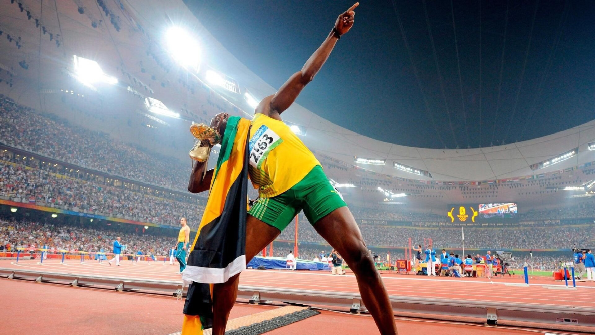 当神话照进现实，C罗惊艳四座，希腊对阵亚特兰大演绎绿茵传奇